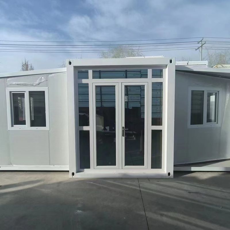 Versatile Expandable Container House 5800*6400*2530mm Ideal for Living or Medical